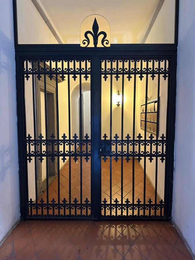 Elegante Appartamento Borgo San Jacopo Florence Exterior photo